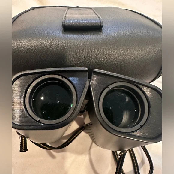 Nikon Travelite 9 x 25 5.6° Compact Size Binoculars With Case - Picture 4 of 6